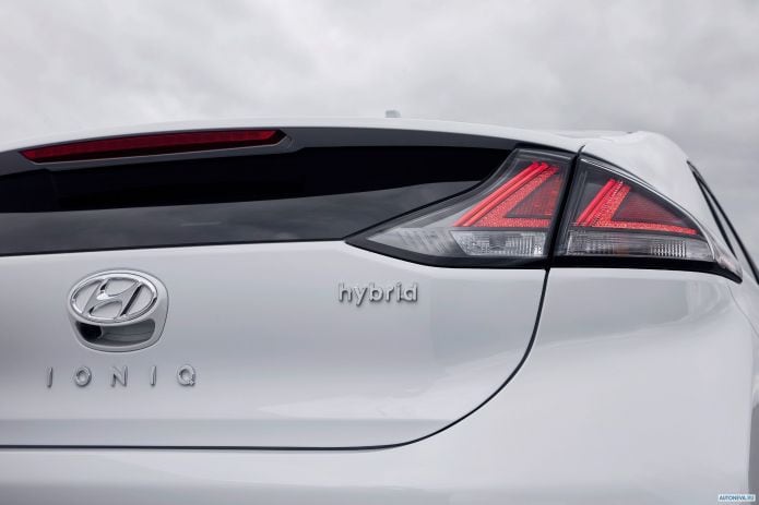 2020 Hyundai Ioniq plug-in - фотография 22 из 24