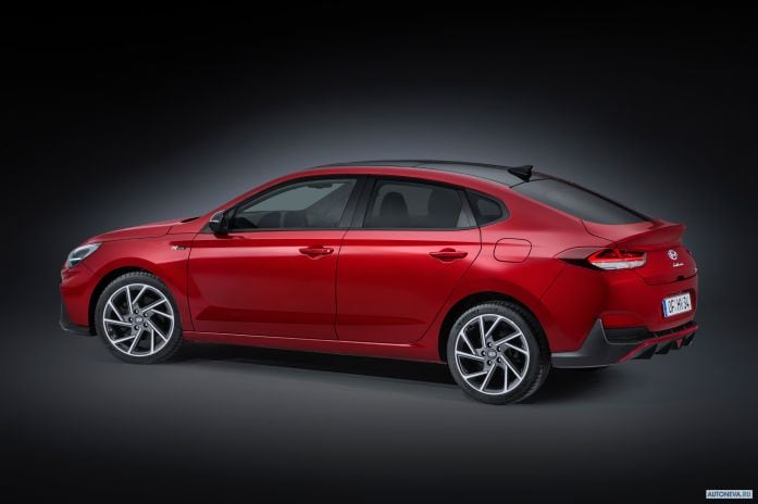 2020 Hyundai i30 Fastback N-line - фотография 3 из 6 2020 Hyundai i30 Fastback N-line - фотография 3 из 6