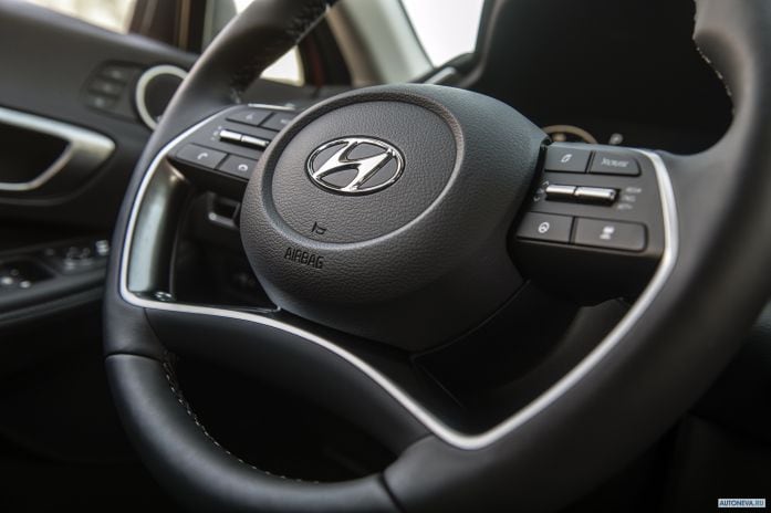 2020 Hyundai Sonata Hybrid NA - фотография 12 из 40 2020 Hyundai Sonata Hybrid NA - фотография 12 из 40