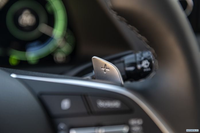 2020 Hyundai Sonata Hybrid NA - фотография 17 из 40 2020 Hyundai Sonata Hybrid NA - фотография 17 из 40