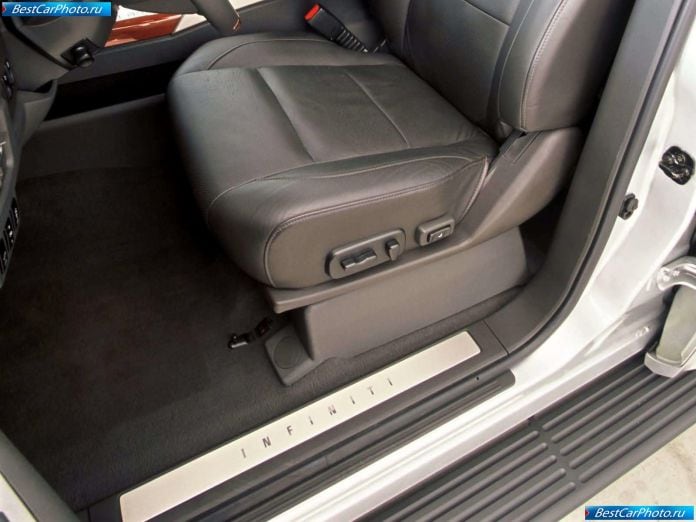 2004 Infiniti Qx56 - фотография 17 из 28