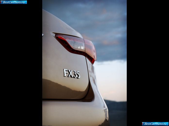 2009 Infiniti Fx35 - фотография 18 из 19