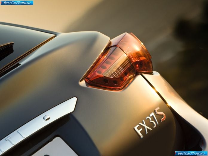 2009 Infiniti Fx37 - фотография 29 из 30