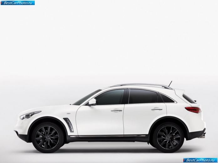 2010 Infiniti Fx Limited Edition - фотография 2 из 15