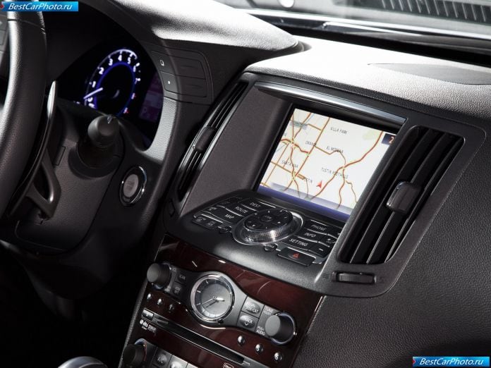 2010 Infiniti G37 Sedan - фотография 9 из 12