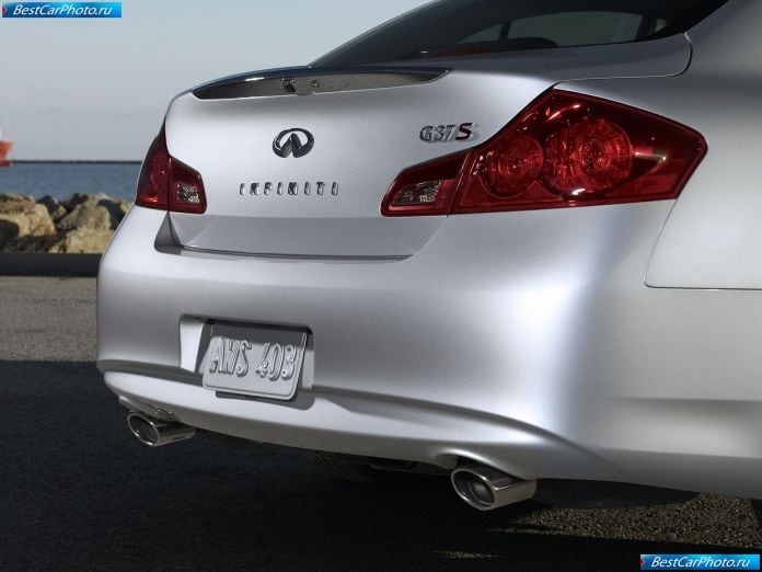 2010 Infiniti G37 Sedan - фотография 12 из 12
