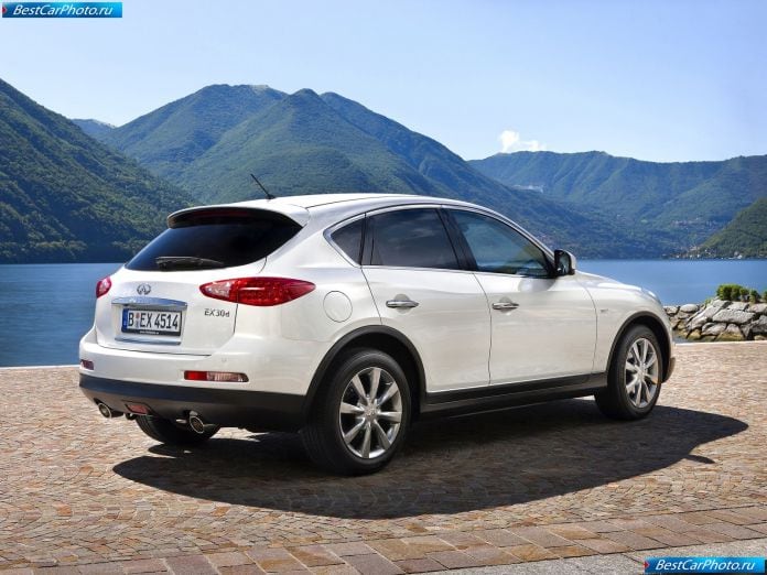 2011 Infiniti Ex30d - фотография 9 из 28