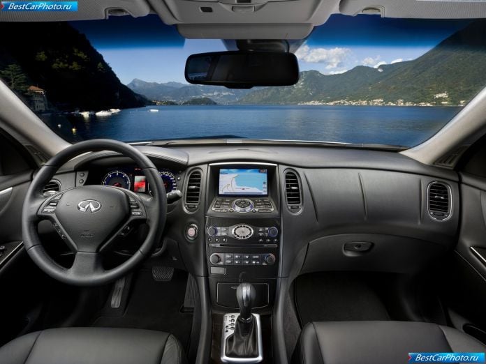 2011 Infiniti Ex30d - фотография 20 из 28