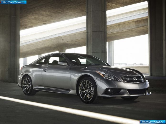 2011 Infiniti Ipl G Coupe - фотография 2 из 11