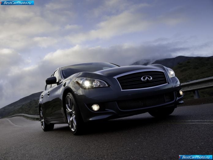 2011 Infiniti M - фотография 1 из 66