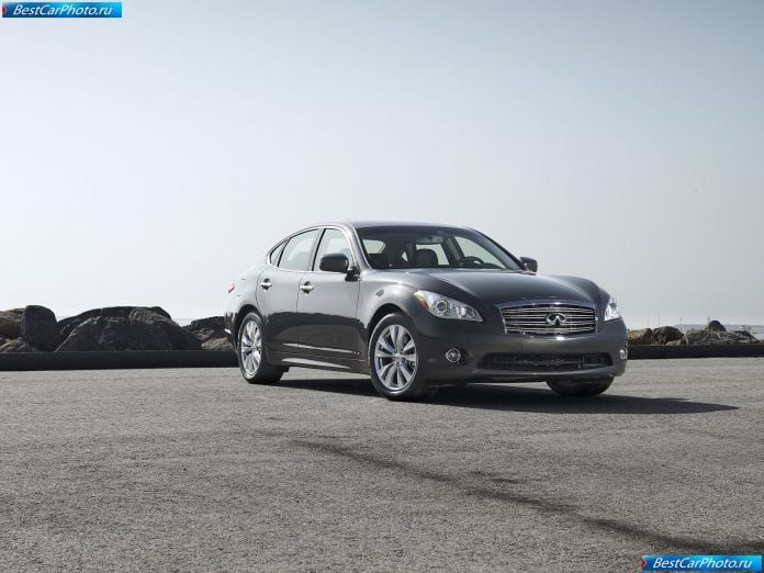 2011 Infiniti M - фотография 9 из 66