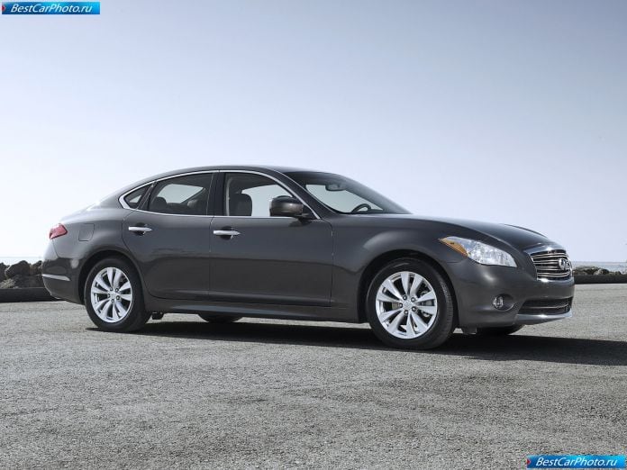 2011 Infiniti M - фотография 10 из 66