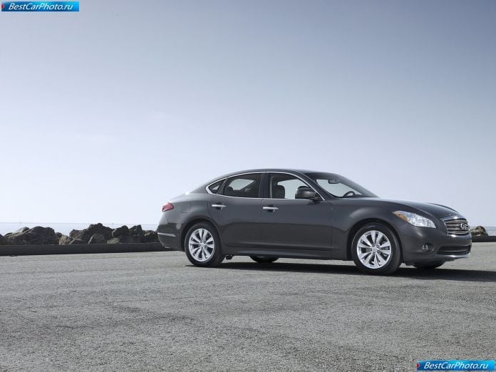 2011 Infiniti M - фотография 11 из 66
