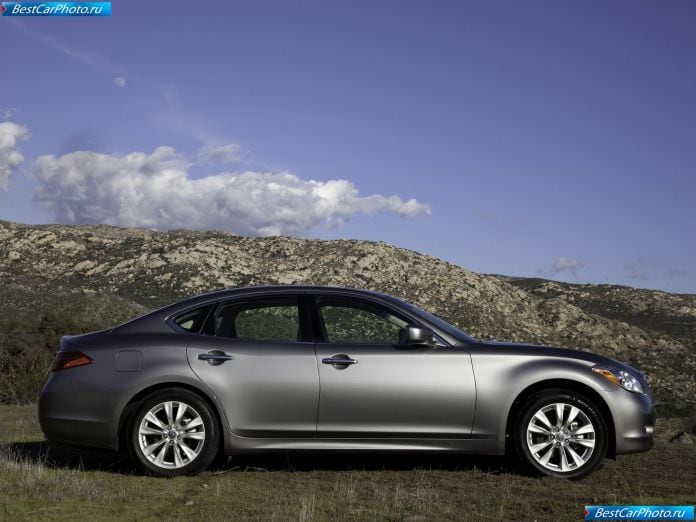 2011 Infiniti M - фотография 17 из 66