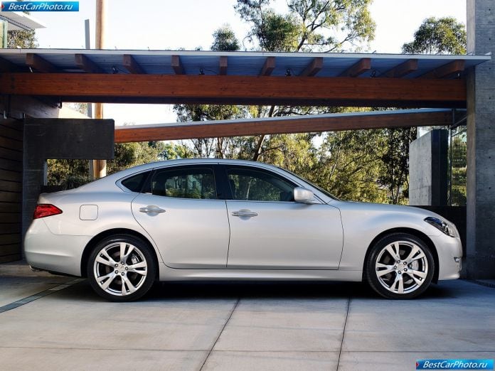 2011 Infiniti M - фотография 19 из 66