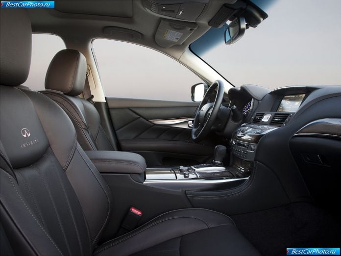 2011 Infiniti M - фотография 41 из 66