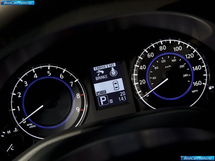 2011 Infiniti M - фотография 43 из 66