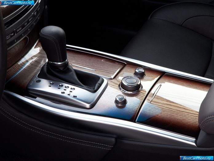 2011 Infiniti M - фотография 45 из 66