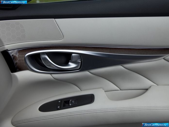 2011 Infiniti M - фотография 48 из 66