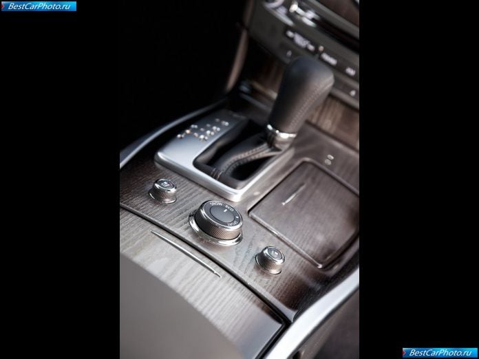 2011 Infiniti M - фотография 60 из 66