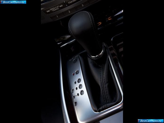 2011 Infiniti M - фотография 61 из 66