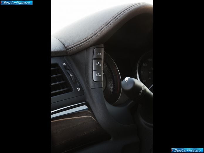 2011 Infiniti M - фотография 62 из 66