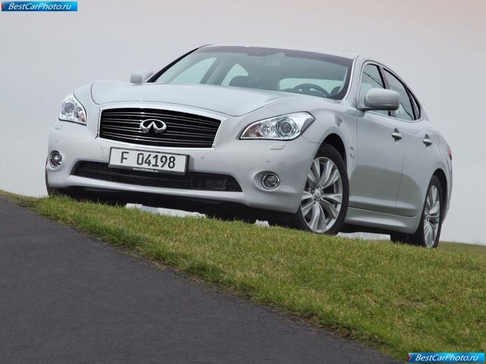 2011 Infiniti M35h - фотография 1 из 79