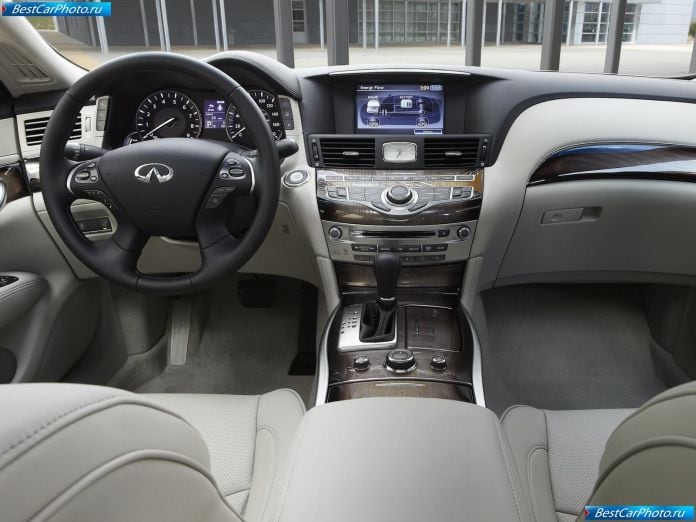 2011 Infiniti M35h - фотография 40 из 79