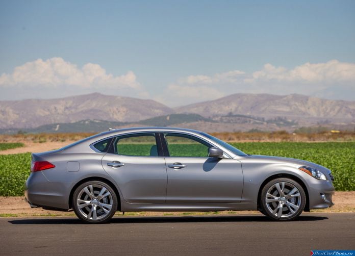 2013 Infiniti Q70 - фотография 2 из 11