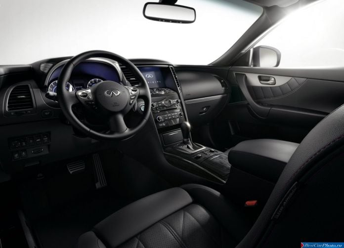 2013 Infiniti QX70 - фотография 13 из 21