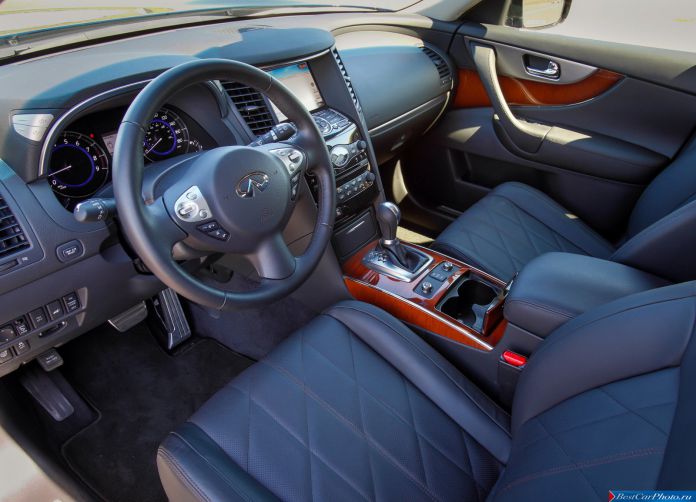 2013 Infiniti QX70 - фотография 20 из 21