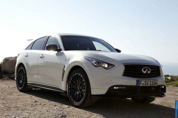 2013 Infiniti FX Vettel Edition - фотография 1 из 64