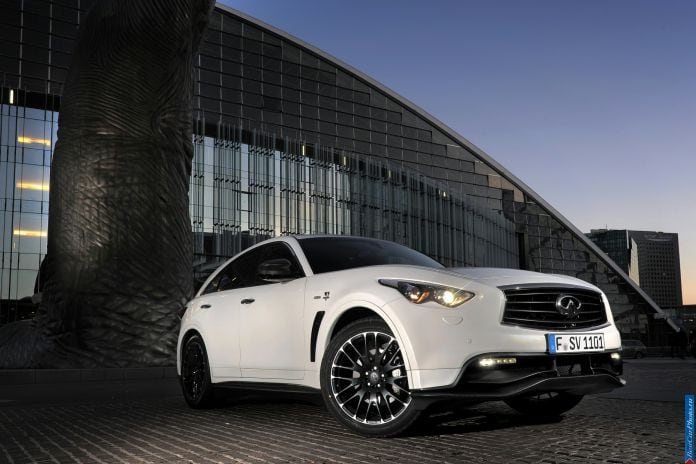 2013 Infiniti FX Vettel Edition - фотография 18 из 64