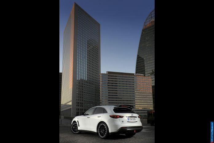 2013 Infiniti FX Vettel Edition - фотография 22 из 64