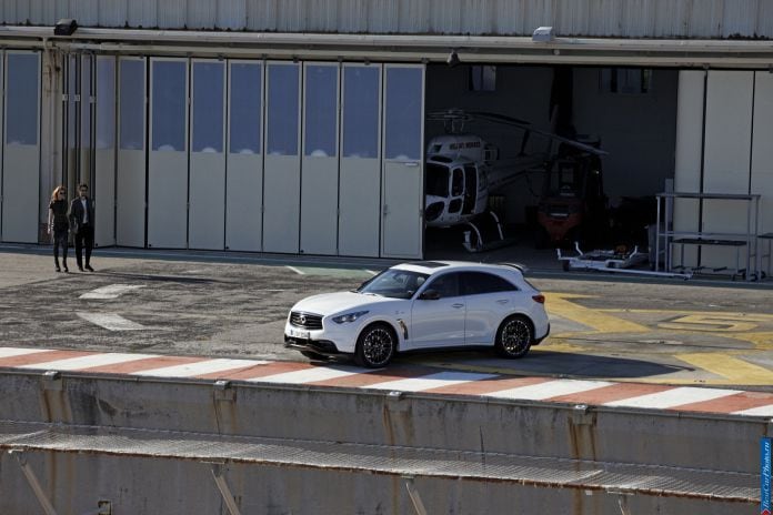 2013 Infiniti FX Vettel Edition - фотография 29 из 64