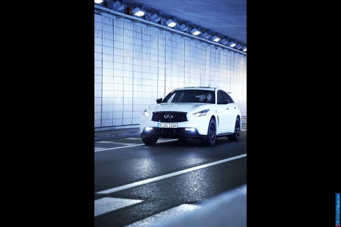 2013 Infiniti FX Vettel Edition - фотография 30 из 64