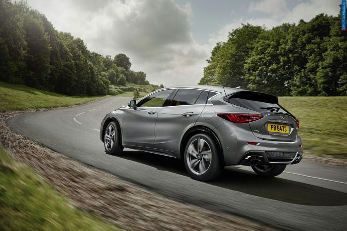 2016 Infiniti Q30 - фотография 2 из 122