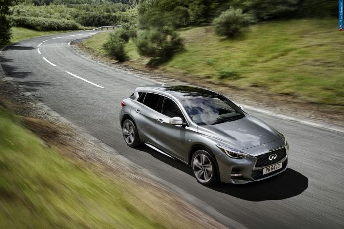 2016 Infiniti Q30 - фотография 4 из 122