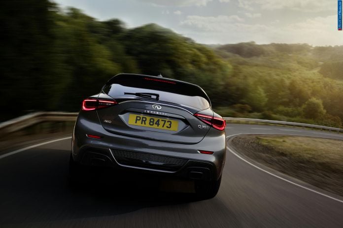 2016 Infiniti Q30 - фотография 6 из 122