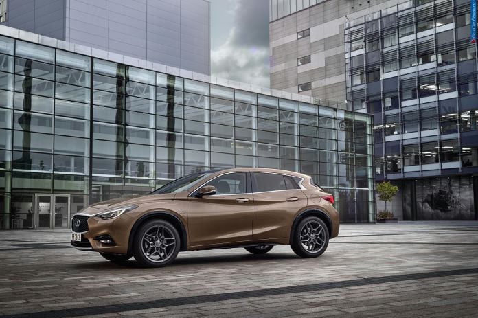 2016 Infiniti Q30 - фотография 8 из 122
