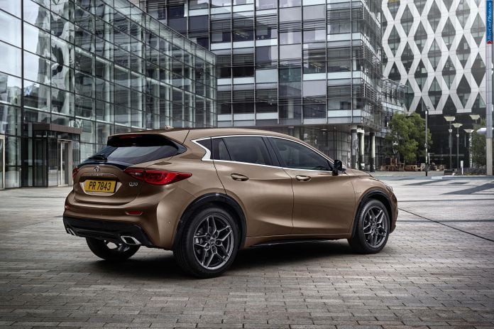 2016 Infiniti Q30 - фотография 11 из 122