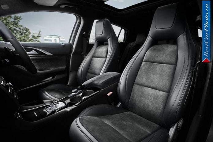 2016 Infiniti Q30 - фотография 18 из 122