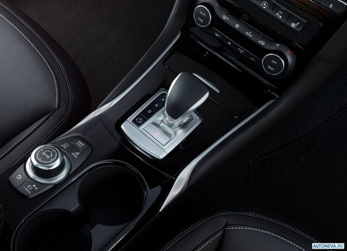 2016 Infiniti Q30 - фотография 105 из 122