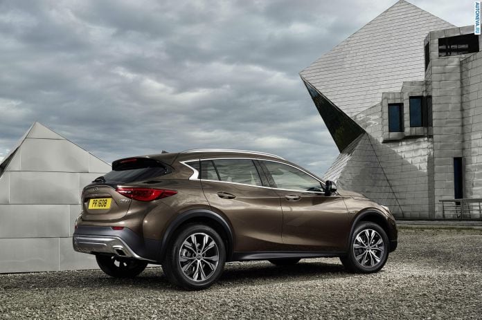 2016 Infiniti QX30 - фотография 2 из 30