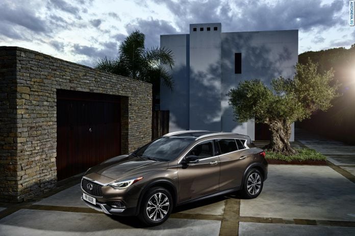 2016 Infiniti QX30 - фотография 10 из 30