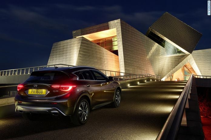 2016 Infiniti QX30 - фотография 24 из 30