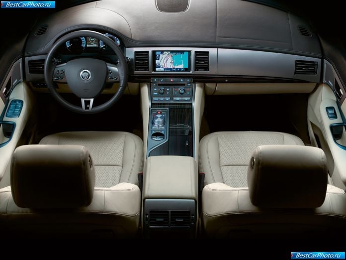2010 Jaguar Xf - фотография 5 из 7