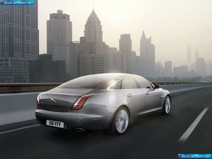 2010 Jaguar Xj - фотография 32 из 92