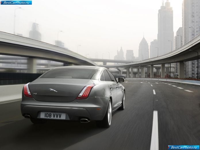 2010 Jaguar Xj - фотография 33 из 92