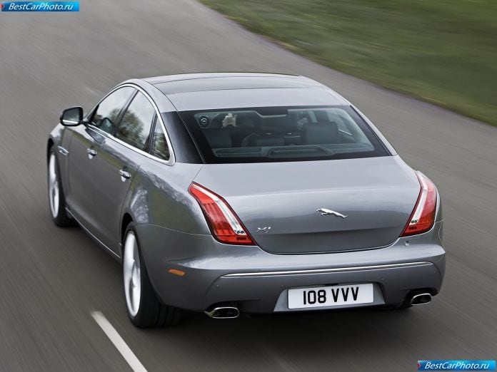 2010 Jaguar Xj - фотография 40 из 92